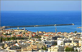 Rethymnon: Blick ber die Stadt und den Hafen